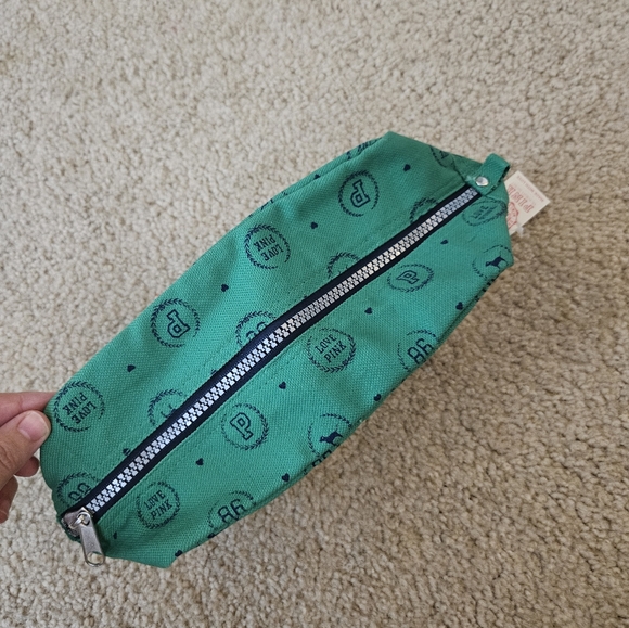 Victoria's Secret PINK Green Zipper Pouch with Logo New with Tags - Picture 7 of 12